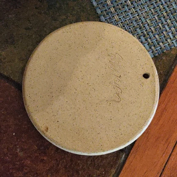 Beautiful berry strainer/colander - Picture 3 of 6